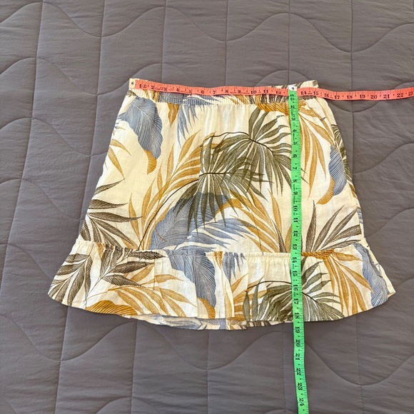 Tahari Ivory Yellow Green Blue Leaf Tropical Linen Ruffle Mini Skirt Size L - Picture 2 of 4